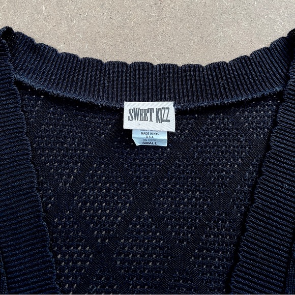 Sweet Kizz Women’s Black Knit Cropped Cardigan Size Small - Picture 3 of 4